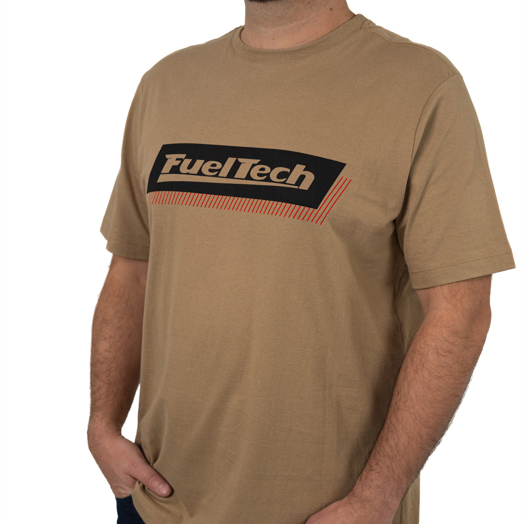 Camiseta Grid FT FuelTech - corpo inteiro, vista frontal
